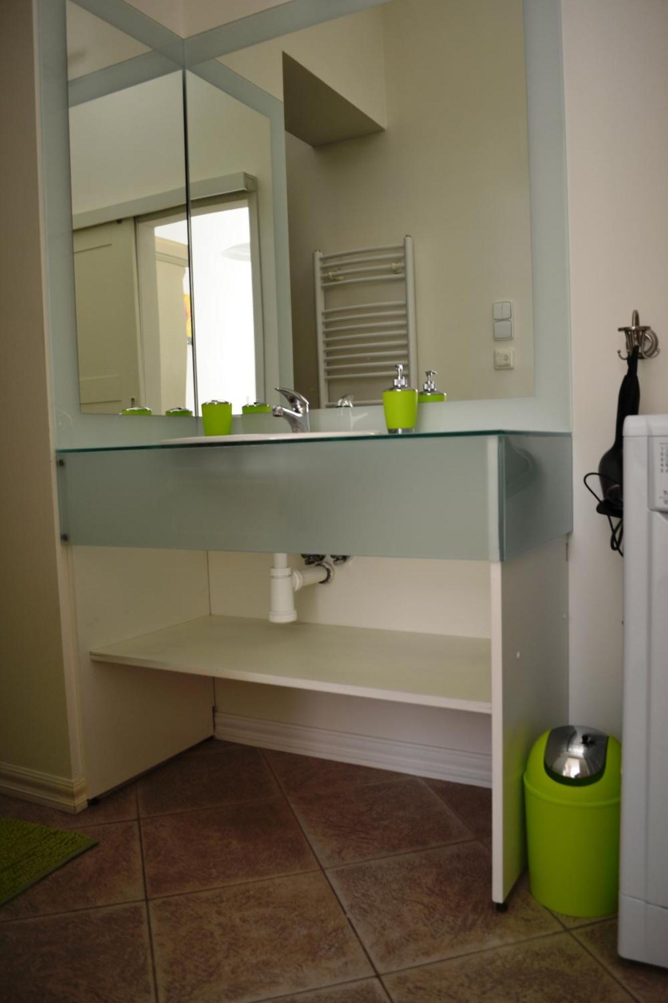 Apartment Sunflower 2bdr Flat By Ruterra Prag